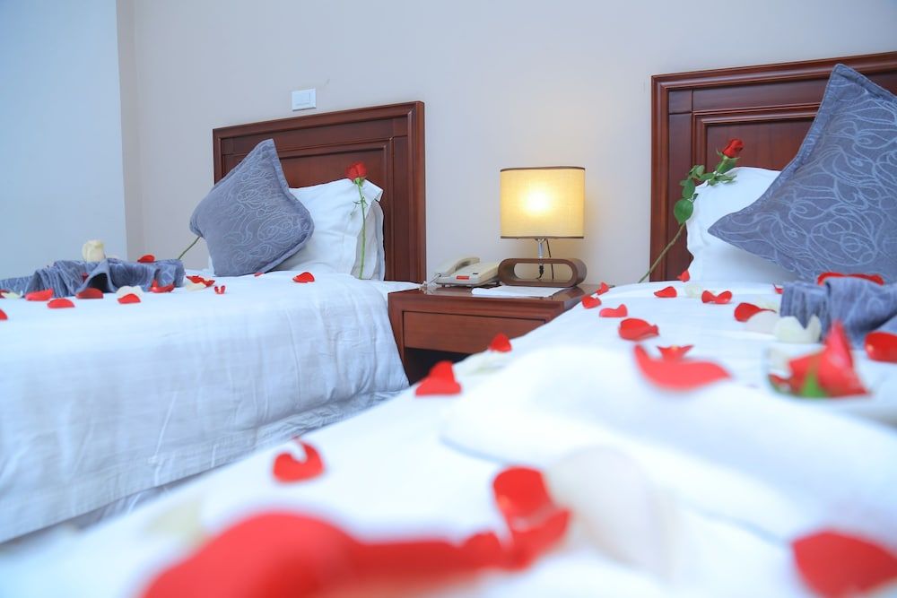 undefined Sunland Hotel 2