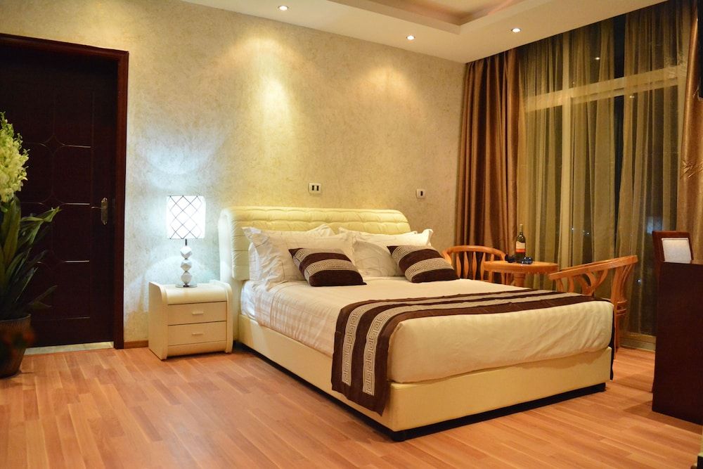 undefined Impress Hotel 4