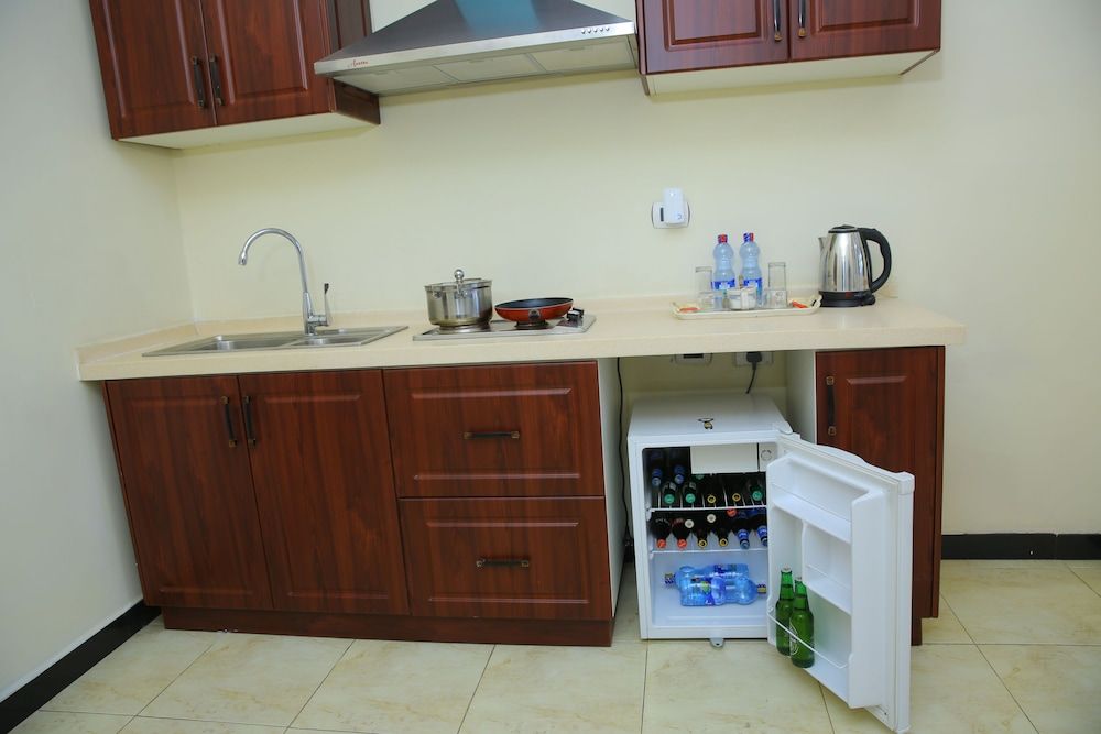 Impress Hotel Family Room, 2 Bedrooms, Kitchenette, City View 4