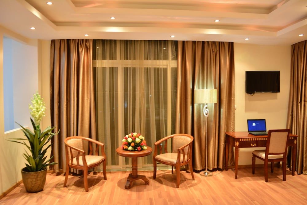 Impress Hotel Suite 8