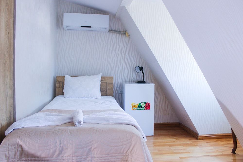 Hotel Residence Hill Basic Single Room, City View 2