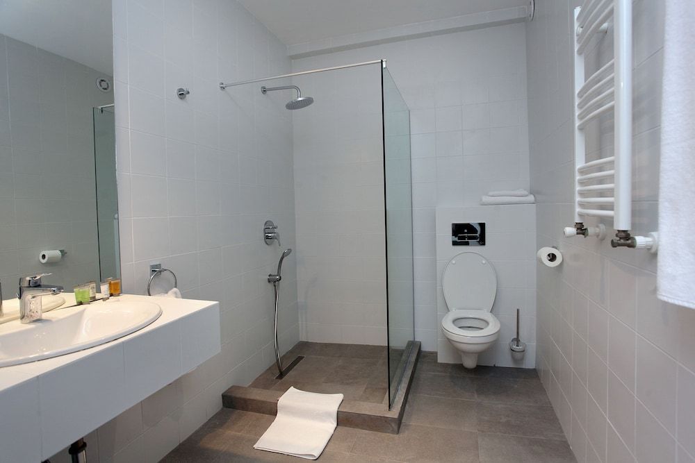 L.M Club Hotel Basic Double Room 6