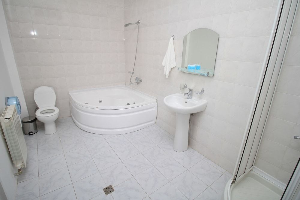 undefined villa old sololaki 10