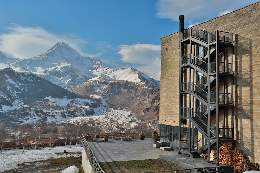 Rooms Hotel Kazbegi Executive Room Mount Kazbegi view 3