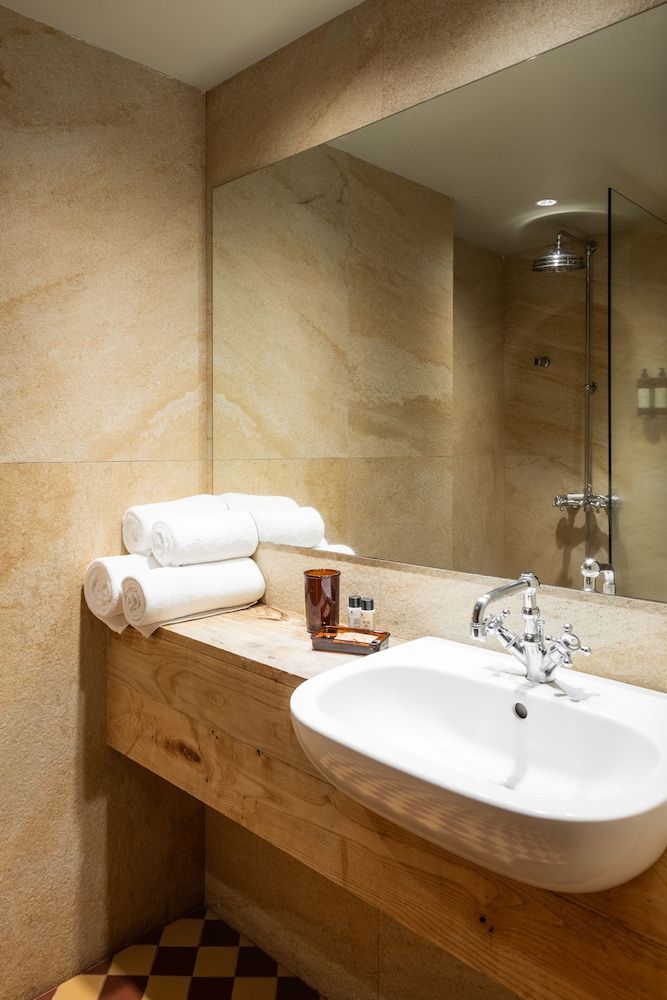 Rooms Hotel Kazbegi Executive Room Mount Kazbegi view 6