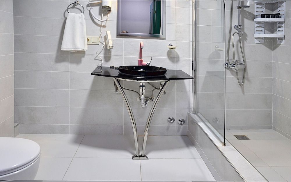 Art Hotel Claude Monet Standard Twin Room 9