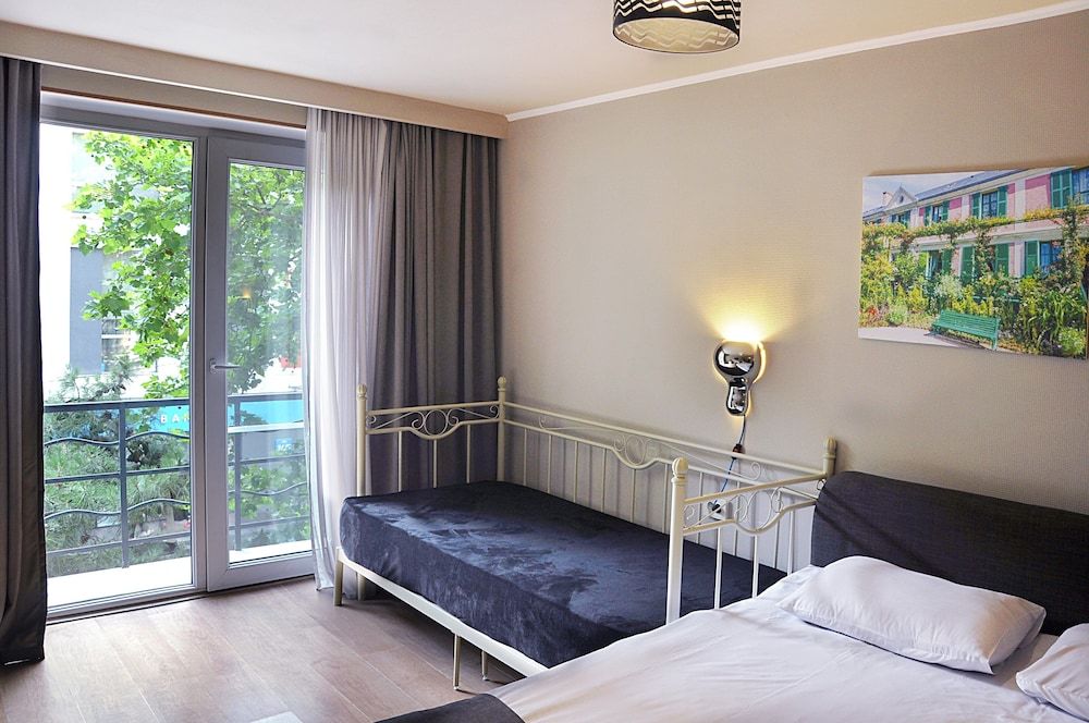 Art Hotel Claude Monet Junior Suite 2