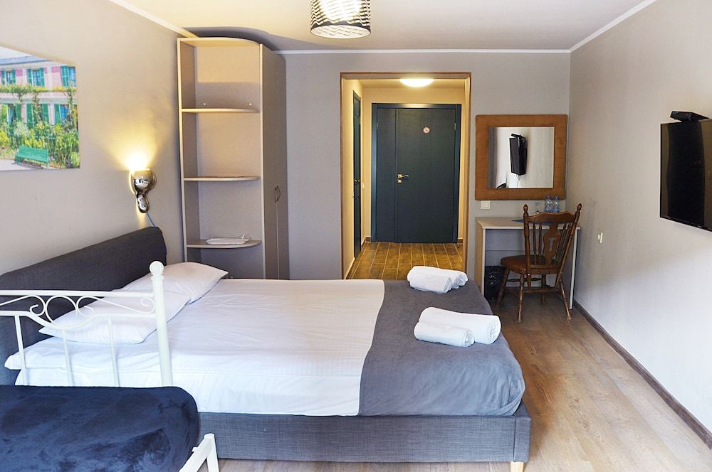 Art Hotel Claude Monet Junior Suite 3