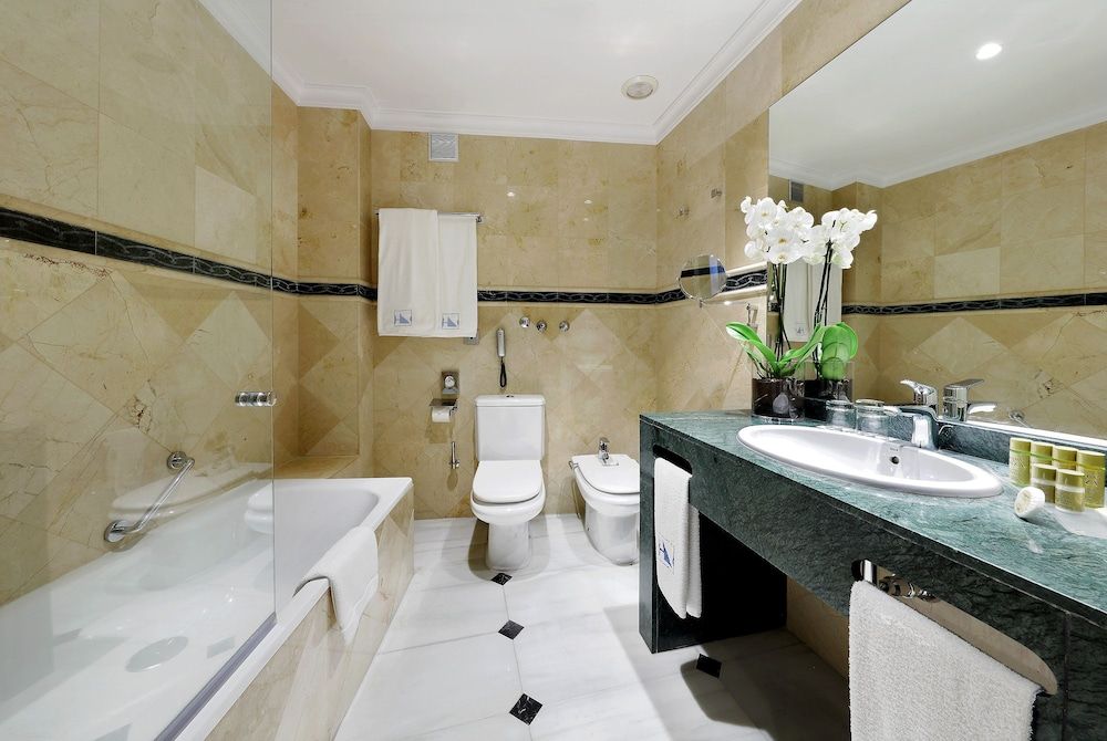 Eurostars Conquistador Hotel Standard Double or Twin Room 4