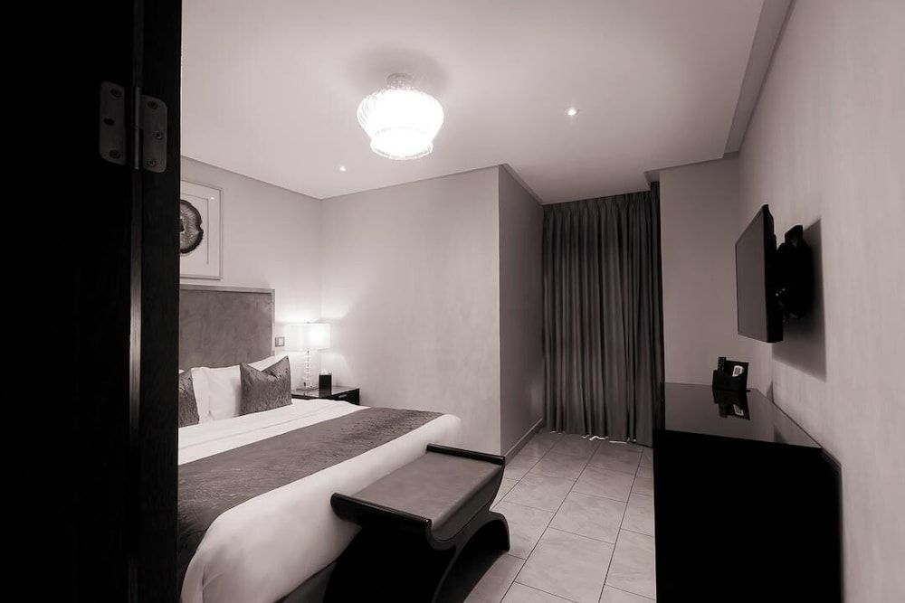 Oak Plaza Suites Deluxe Suite, 1 Bedroom 3