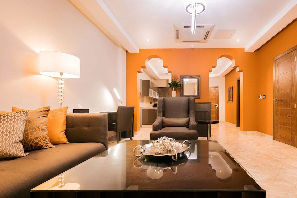 Oak Plaza Suites Executive Suite, 2 Bedrooms 8