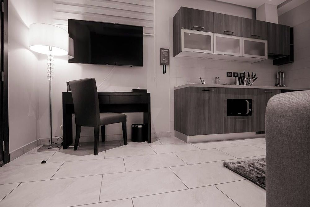 Oak Plaza Suites Deluxe Suite, 1 Bedroom 8