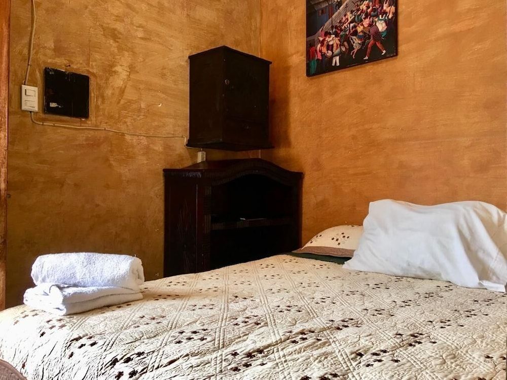 Basic Single Room, 1 Queen Bed
