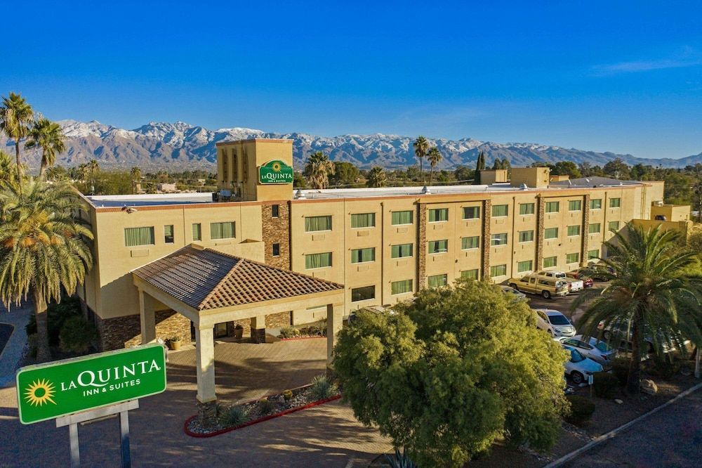 undefined La Quinta Inn & Suites by Wyndham Tucson - Reid Park 7