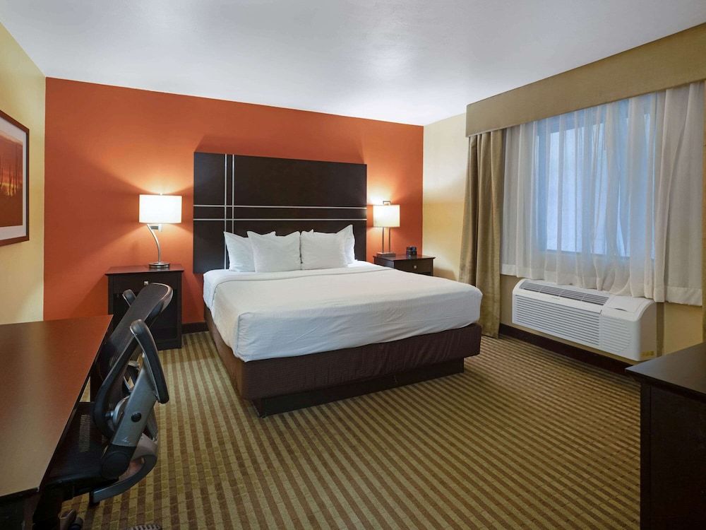 undefined La Quinta Inn & Suites by Wyndham Tucson - Reid Park 2