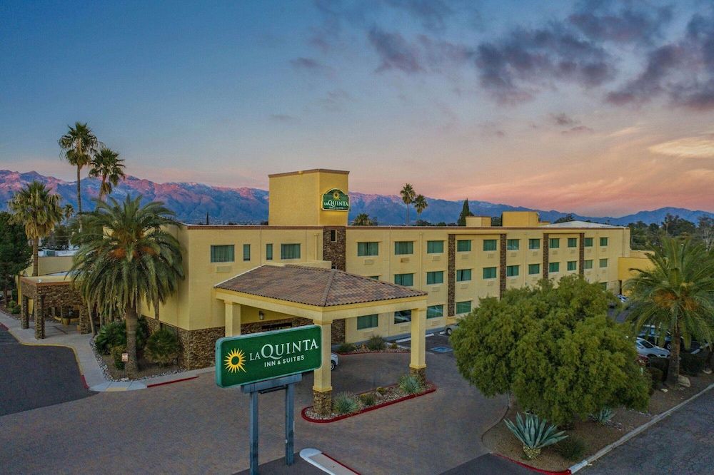 undefined La Quinta Inn & Suites by Wyndham Tucson - Reid Park 6