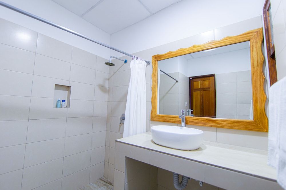 Hotel Santana Standard Room, 1 King Bed 14