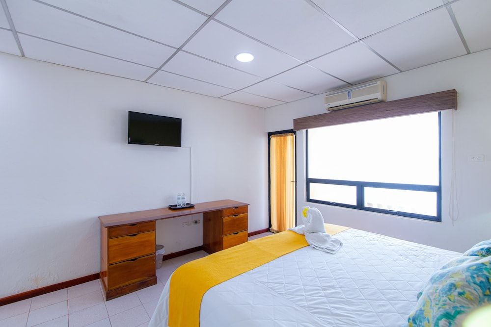 Hotel Santana Standard Room, 1 King Bed 3