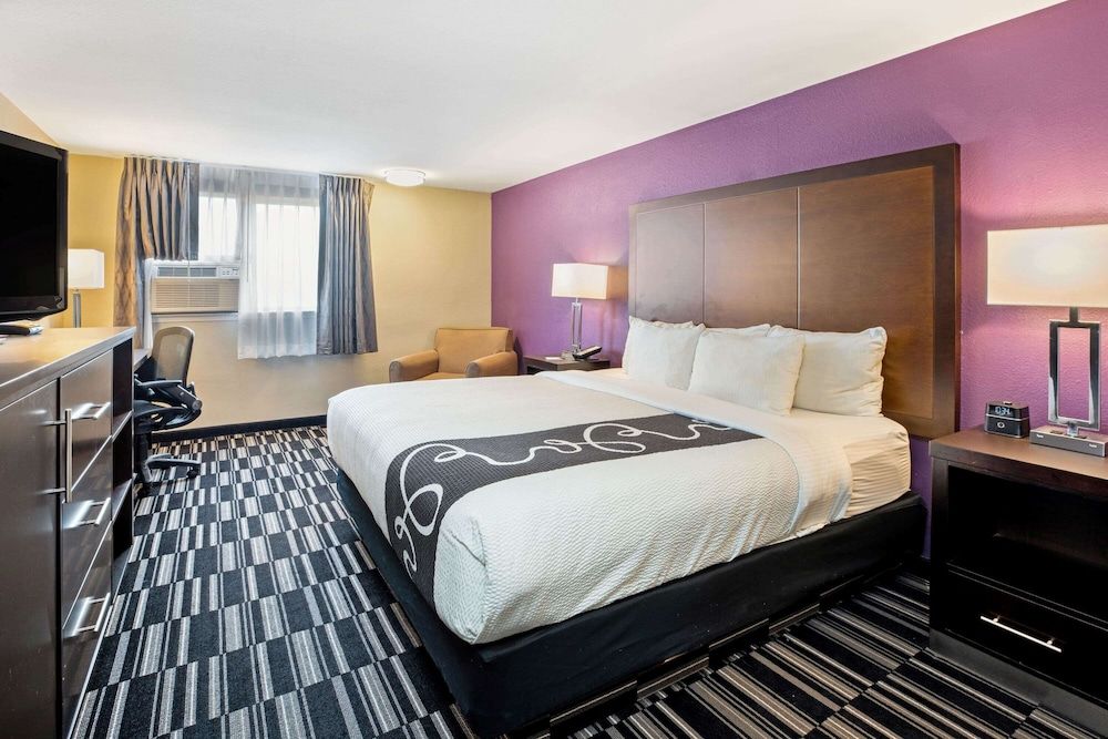 Room, 1 King Bed, Accessible, Non Smoking (Mobility,tub w grab bars)
