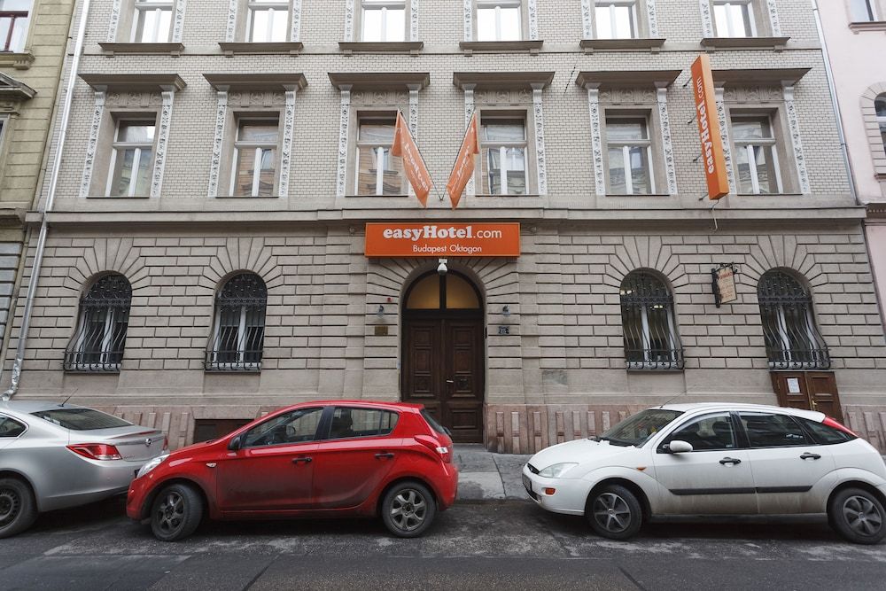 undefined easyHotel Budapest Oktogon 3