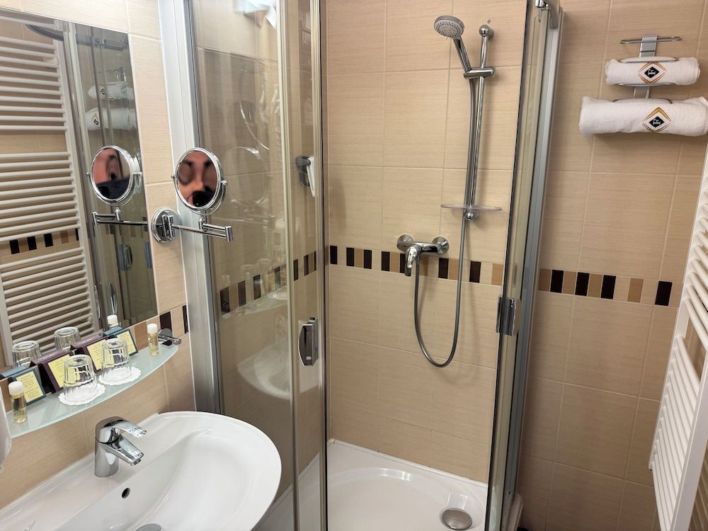 Famulus Hotel Standard Double or Twin Room 3