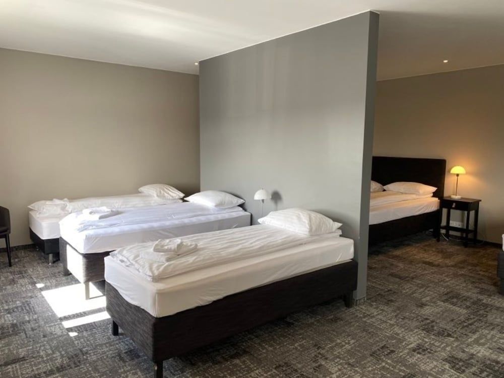 Konvin Hotel by Reykjavik Keflavik Airport Triple Room 2