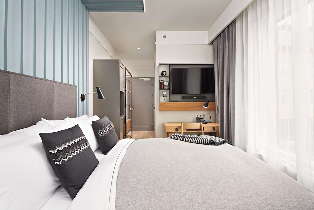 Canopy by Hilton Reykjavik City Centre Queen Room