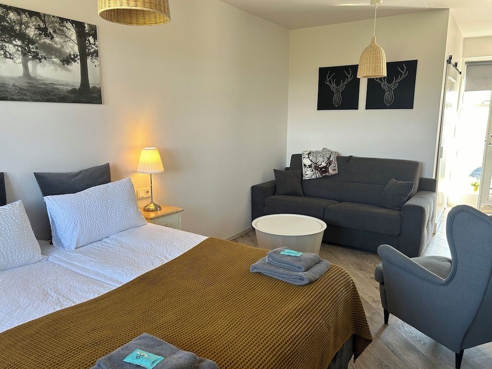 Lindartún Guesthouse Basic Quadruple Room, Private Bathroom 10