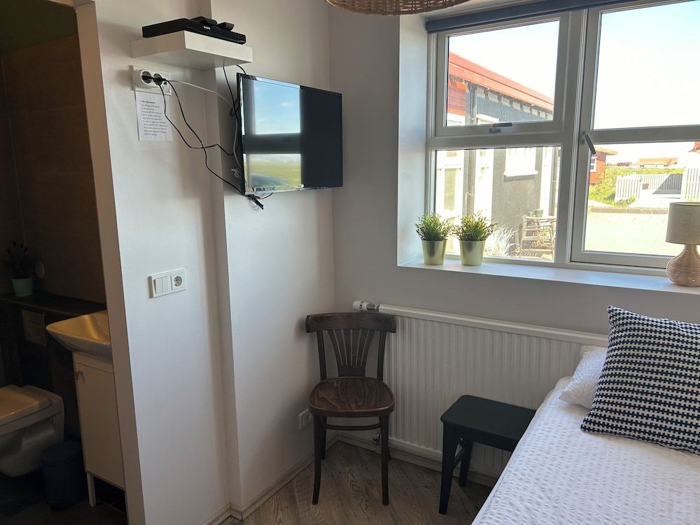 Lindartún Guesthouse Single Room, Private Bathroom 4