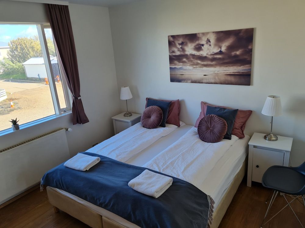 Höfn guesthouse Double or Twin with Shared Bathroom-in the Main Building 6