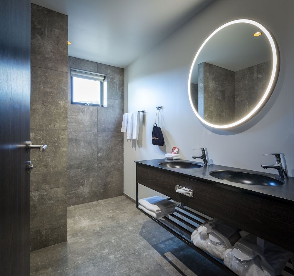 Fosshotel Glacier Lagoon Family Triple Room 3