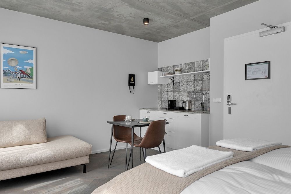 The Swan House by Heimaleiga Standard Double Room 11