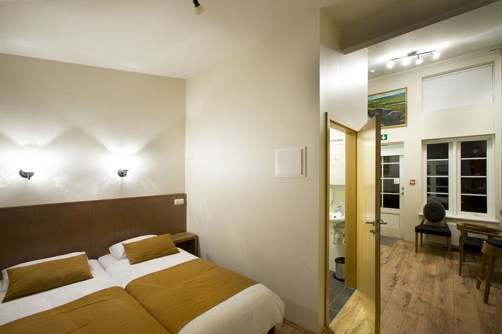 Fisherman's Village Superior Double Room with Hot Tub and Sauna Access - Self Check-in 2