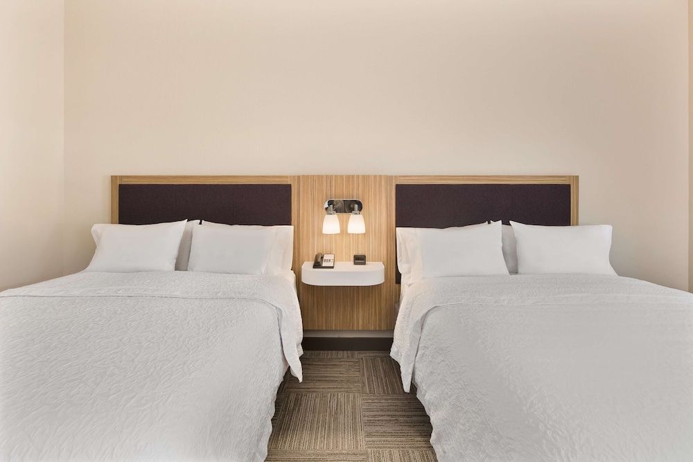 Room, 2 Queen Beds, Accessible (Hearing, Shower Only)