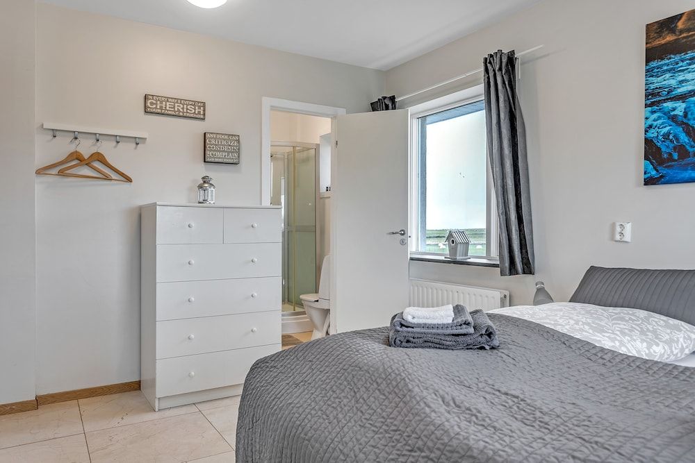 Guesthouse Vatnsholt Double or Twin Room, Private Bathroom 2