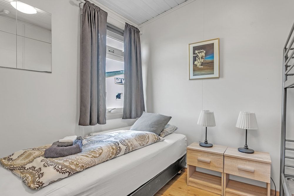 Guesthouse Vatnsholt Basic Triple Room, Private Bathroom 3