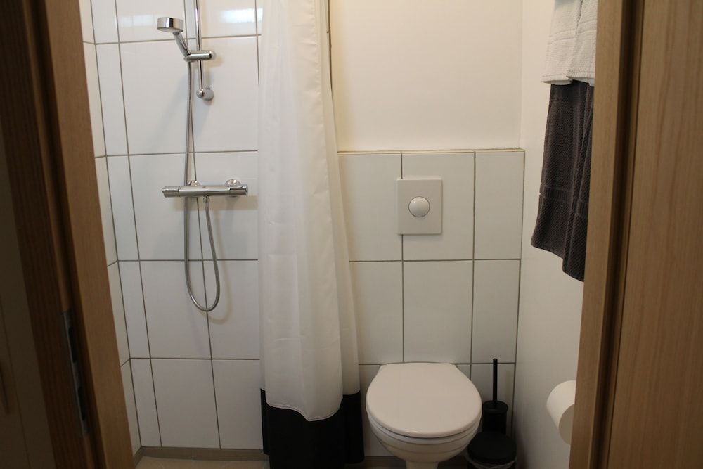 North West Restaurant & Guesthouse Double Room, Private Bathroom 8
