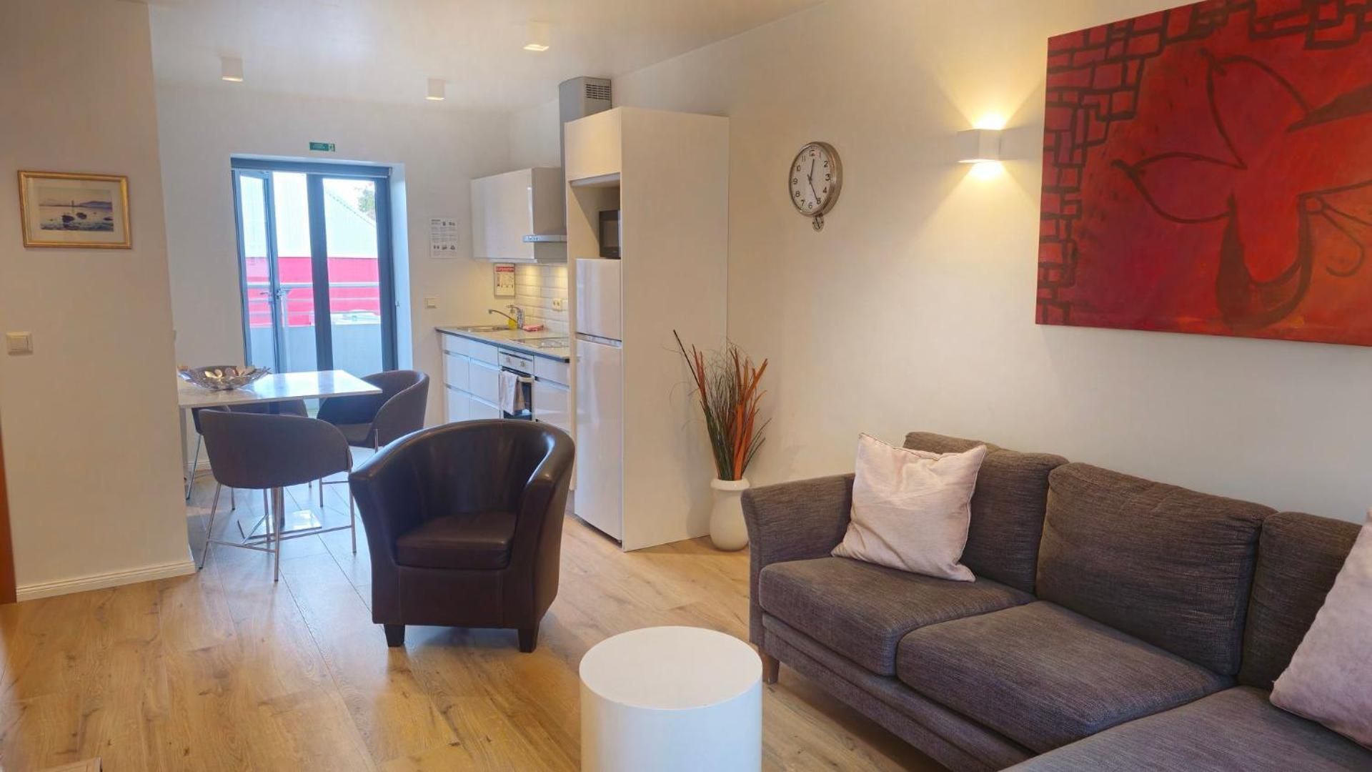 One-Bedroom Apartment (3 Adults) - BergstadastrÃ¦ti 12