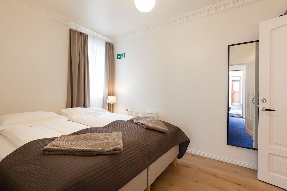 Guesthouse Galtafell Double Room, Private Bathroom 4