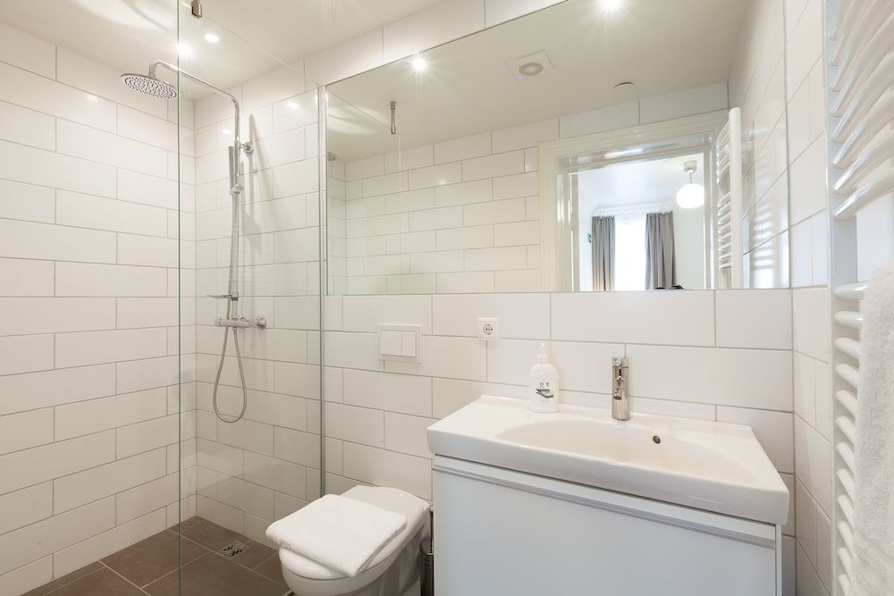 Guesthouse Galtafell Double Room, Private Bathroom 7