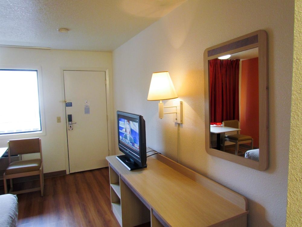 Standard Room, 1 Queen Bed, Smoking