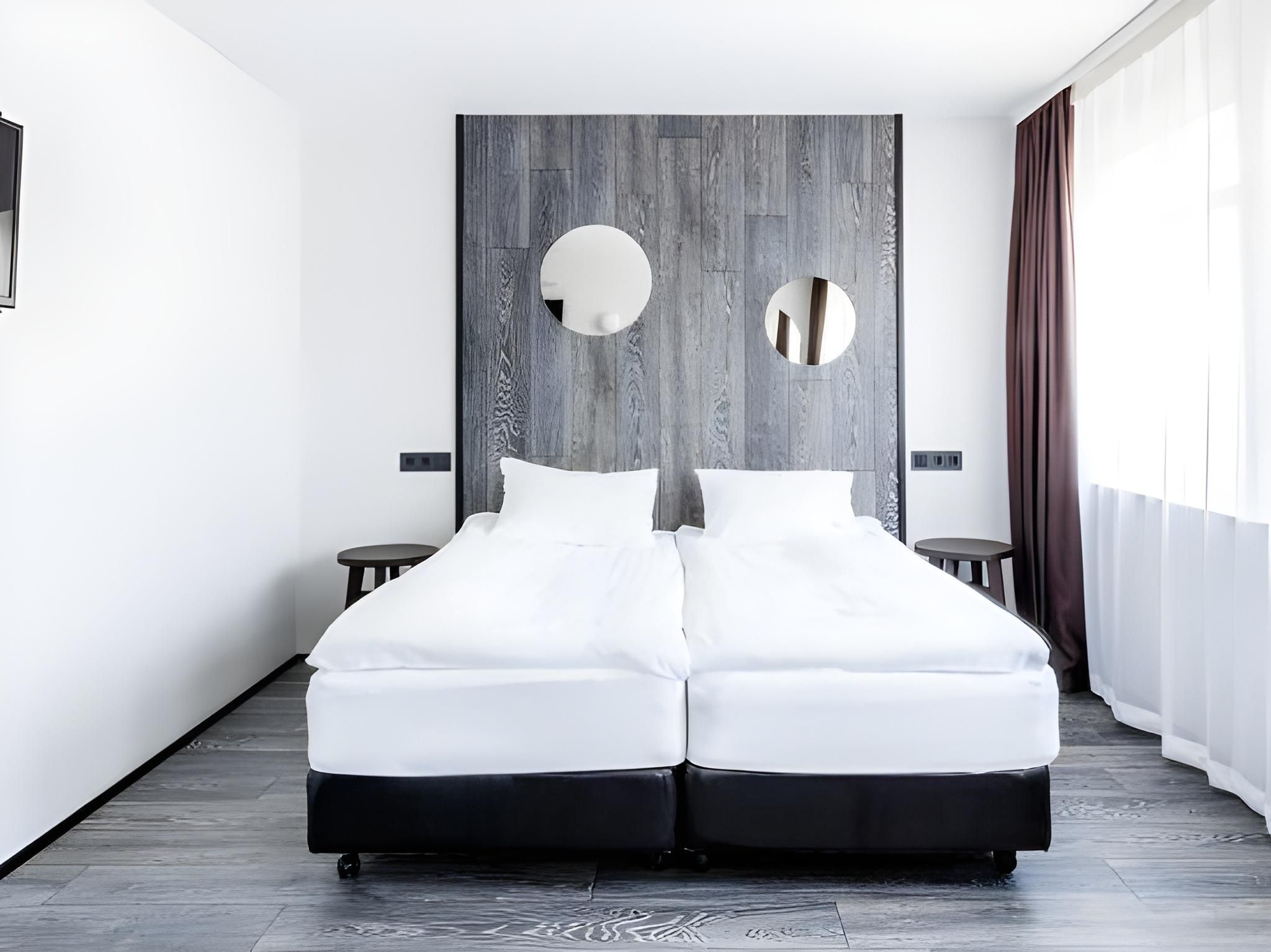 Fosshotel Husavik Twin Room 2