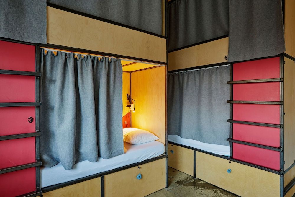 Midgard Base Camp Bunk bed in 6 people Mixed Dormitory 11