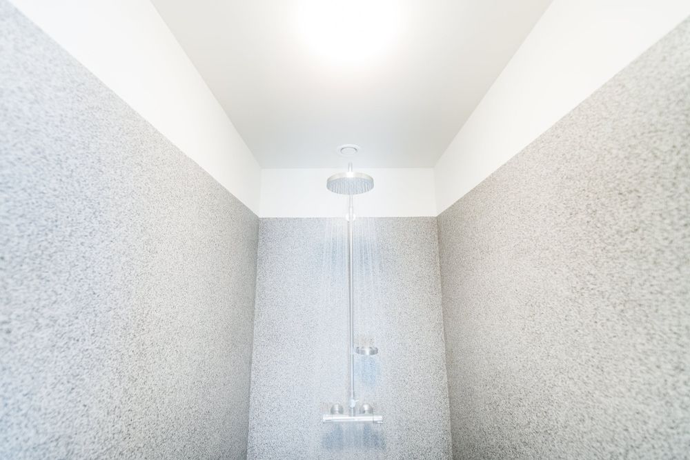 Midgard Base Camp Family Room, Shared Bathroom 7