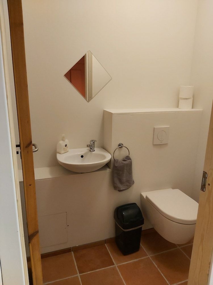 Reykjanes Guesthouse Comfort Apartment, 3 Bedrooms 12