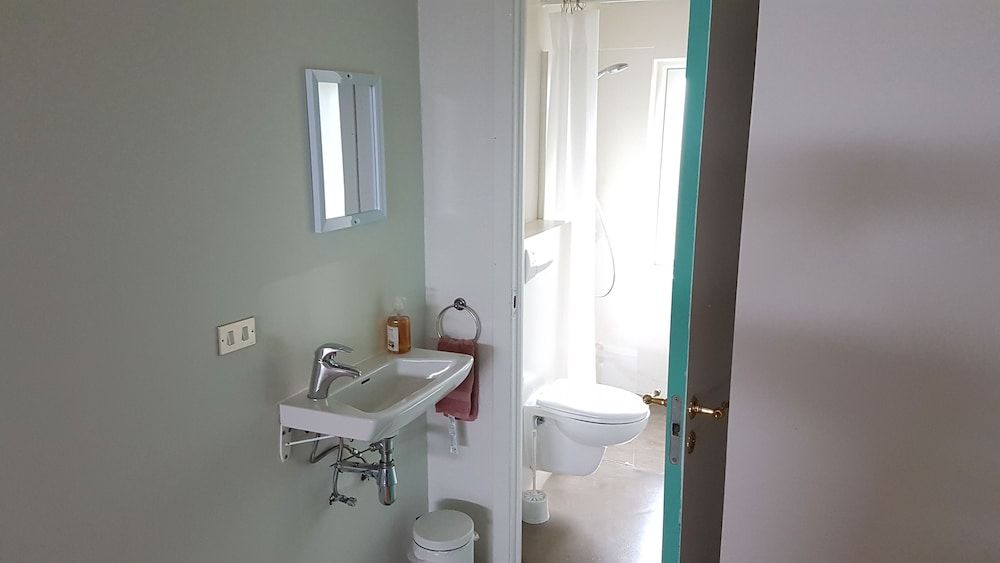 Reykjanes Guesthouse Family Studio 8