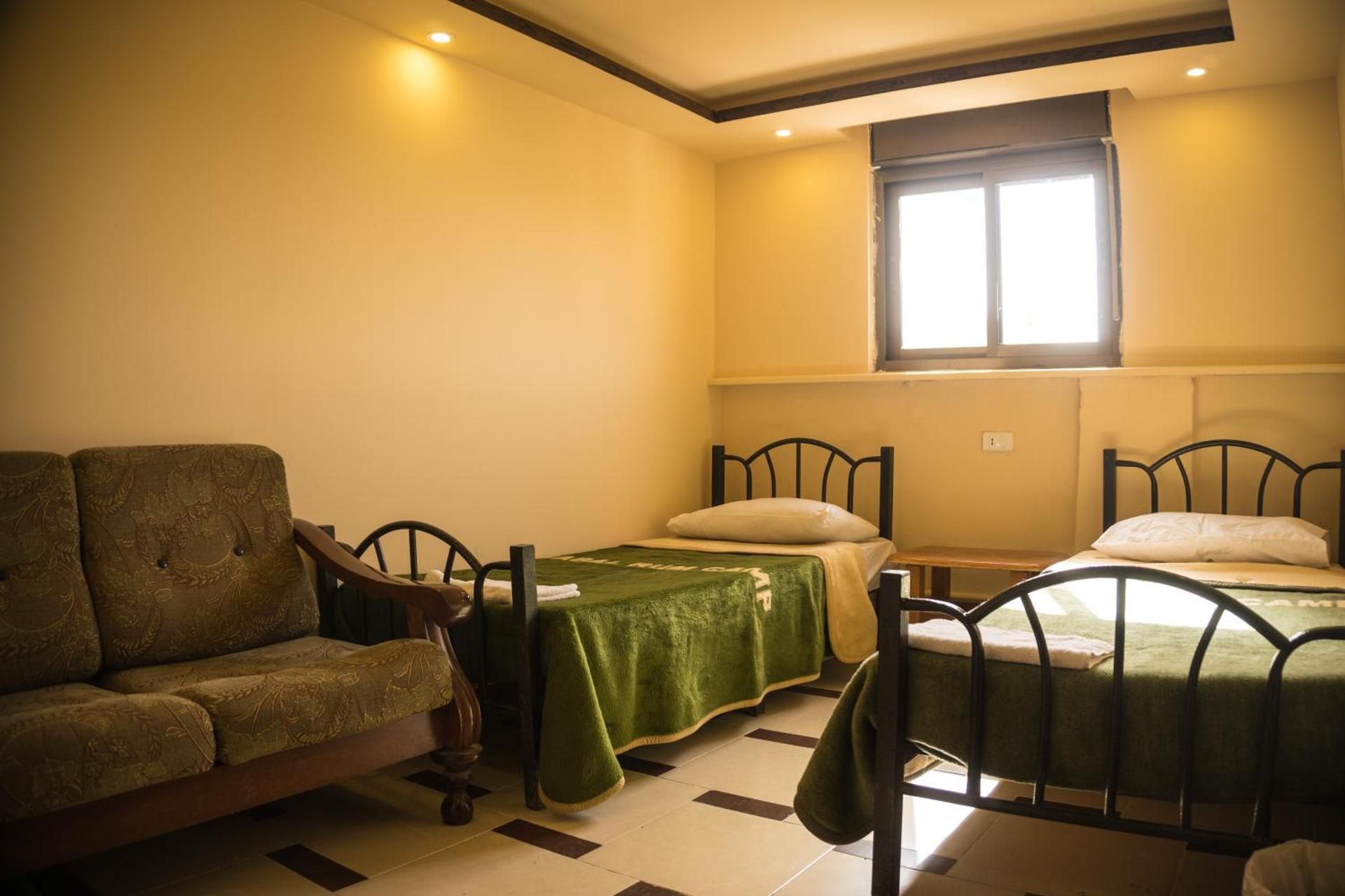 Standard Twin Room with Shared Bathroom