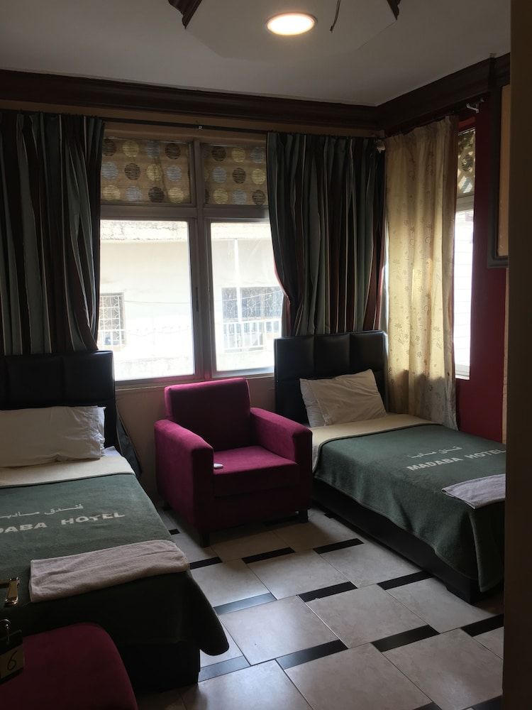 Madaba Hotel Triple Room, Private Bathroom 9