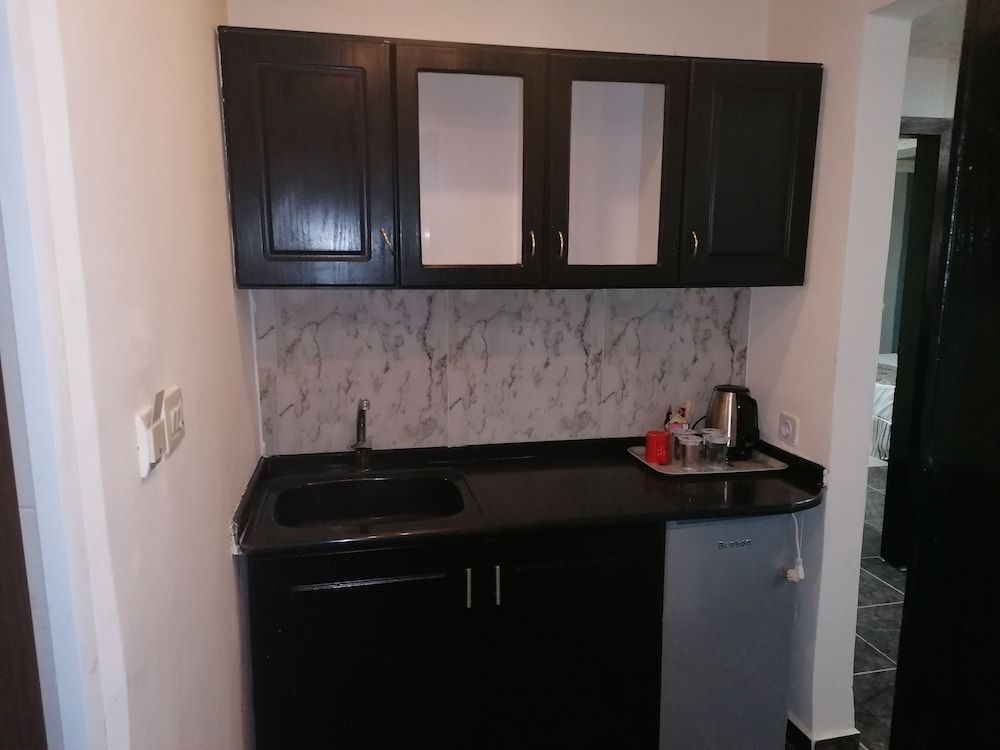 Milano Hotel Suites Family Suite, 2 Bedrooms, City View 8