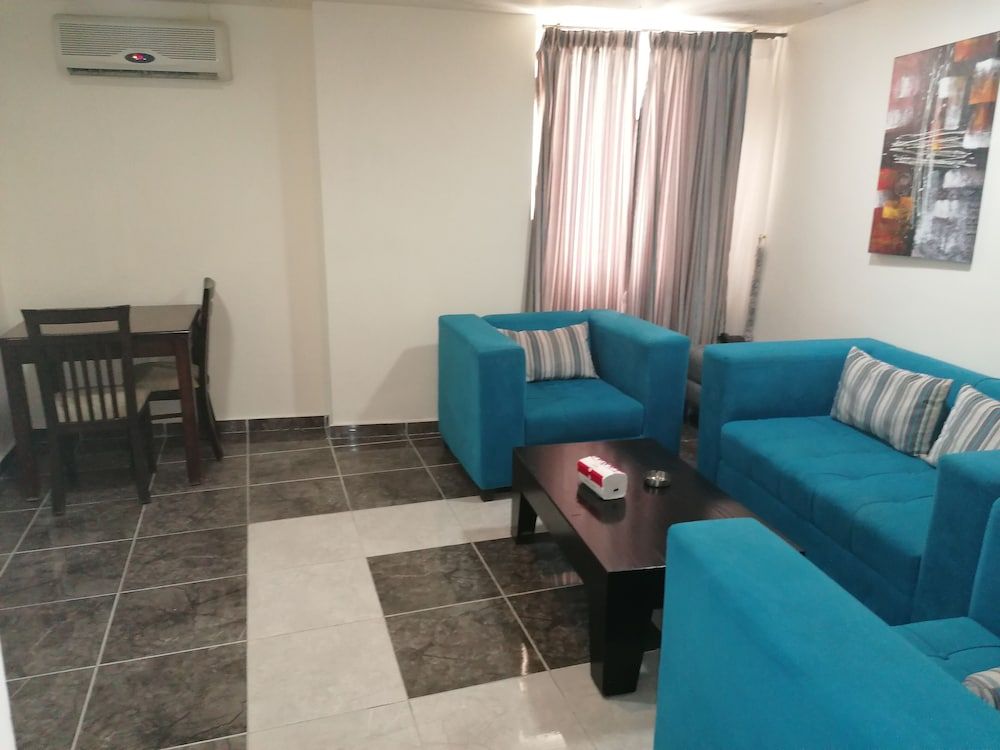 Milano Hotel Suites Family Suite, 2 Bedrooms, City View 10